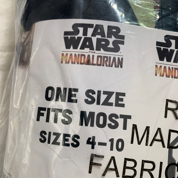 STAR WARS YOUTH OVERSIZED PLUSH HOODIE BLANKET YODA BOBA FETT MANDALORIAN - Picture 5 of 5